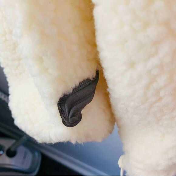 Fabletics Rylan Sherpa Jacket Cream Olive NWT - Picture 2 of 4